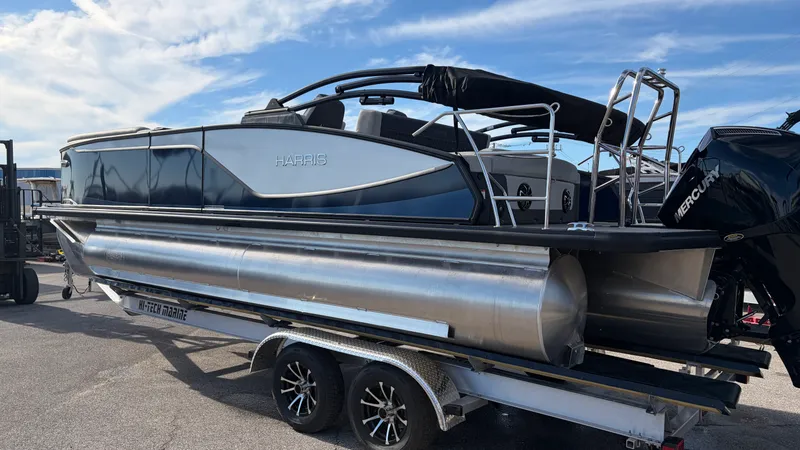 Slide: The Image of Harris Sunliner 230 2026 - 5