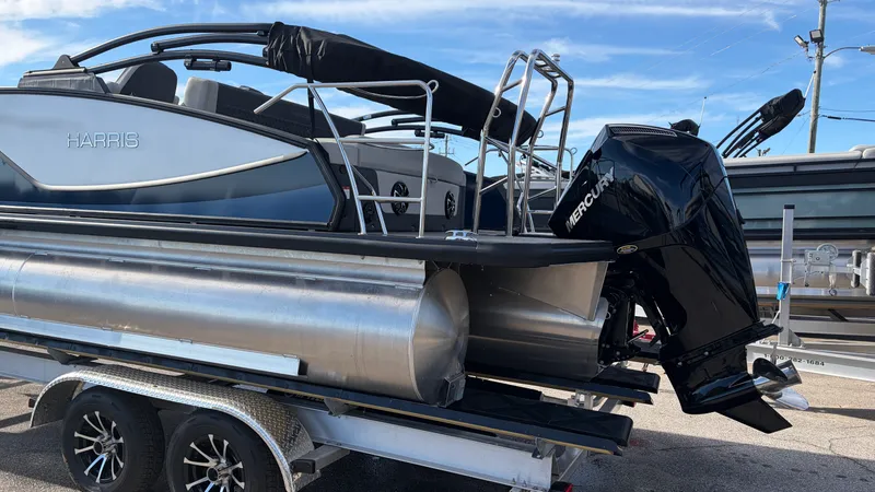 Slide: The Image of Harris Sunliner 230 2026 - 6