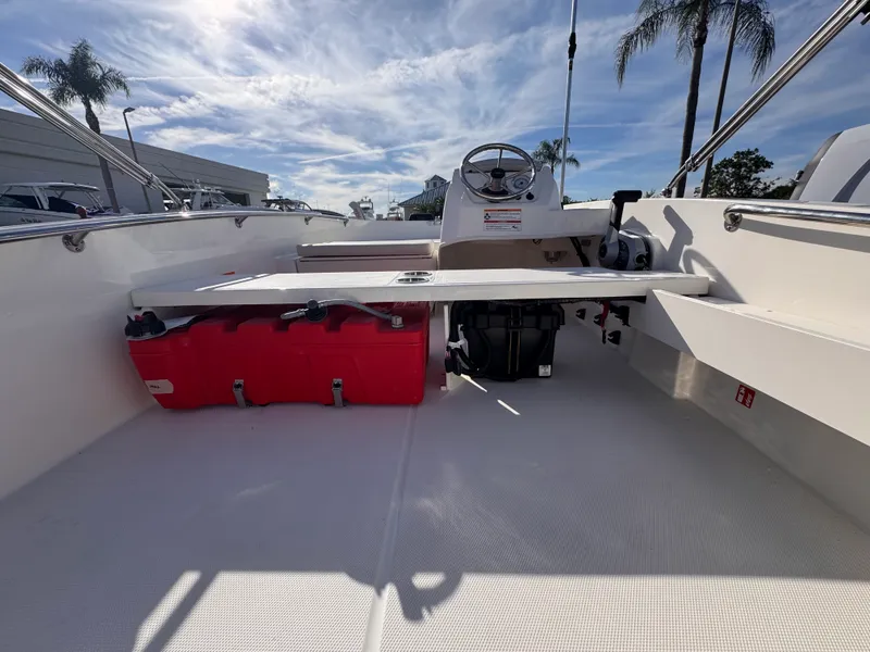 Slide: The Image of Boston Whaler 160 Super Sport 2026 - 4