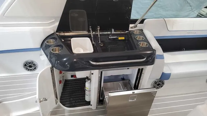 Slide: The Image of Formula 350 Crossover Bowrider 2024 - 20