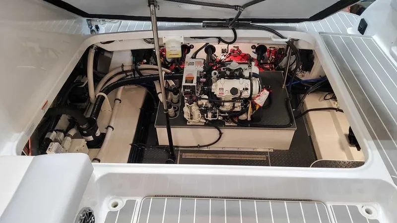 Slide: The Image of Formula 350 Crossover Bowrider 2024 - 13