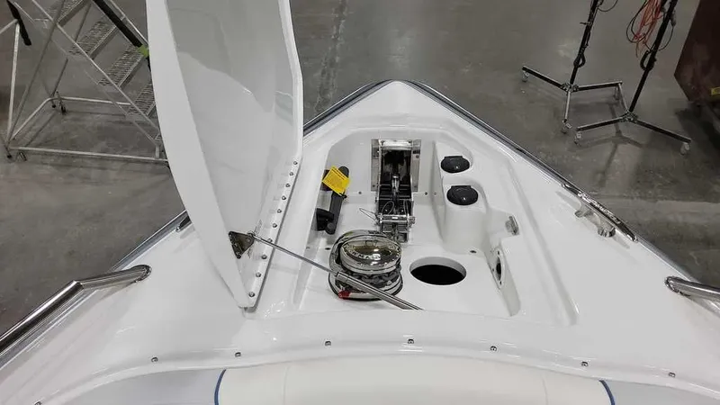 Slide: The Image of Formula 350 Crossover Bowrider 2024 - 27