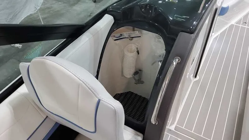 Slide: The Image of Formula 350 Crossover Bowrider 2024 - 22