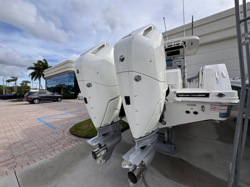 Slide: The Image of Boston Whaler 330 Outrage 2026 - 2