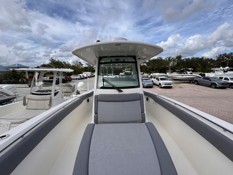 Slide: The Image of Boston Whaler 330 Outrage 2026 - 29