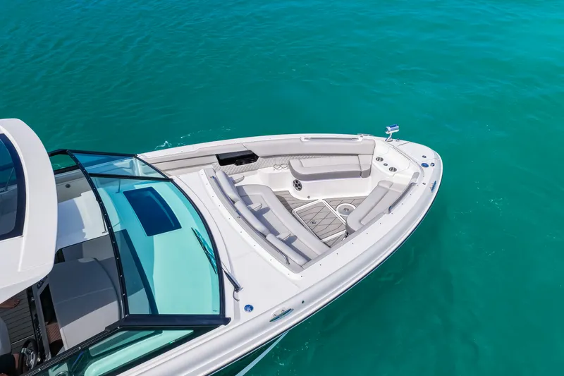 Slide: The Image of Sea Ray SLX 400 Outboard 2026 - 52