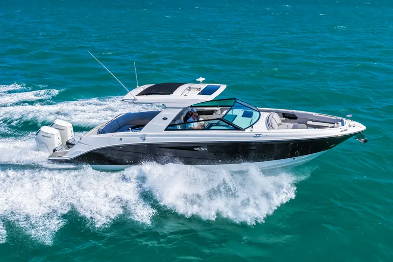 Slide: The Image of Sea Ray SLX 400 Outboard 2026 - 60