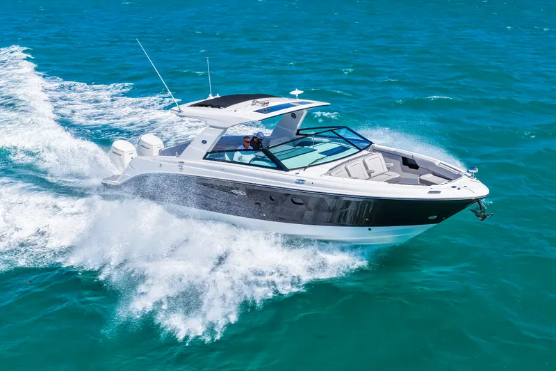 Slide: The Image of Sea Ray SLX 400 Outboard 2026 - 62