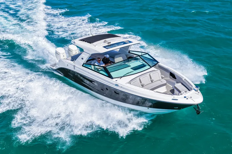 Slide: The Image of Sea Ray SLX 400 Outboard 2026 - 63