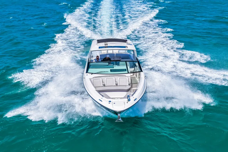 Slide: The Image of Sea Ray SLX 400 Outboard 2026 - 64