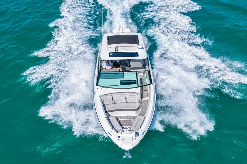 Slide: The Image of Sea Ray SLX 400 Outboard 2026 - 65