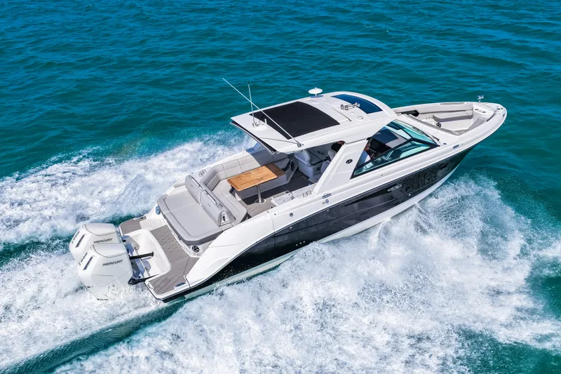 Slide: The Image of Sea Ray SLX 400 Outboard 2026 - 67