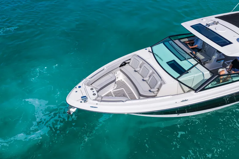 Slide: The Image of Sea Ray SLX 400 Outboard 2026 - 70