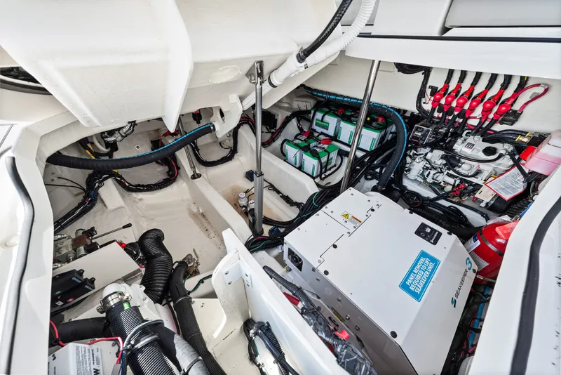 Slide: The Image of Sea Ray SLX 400 Outboard 2026 - 77
