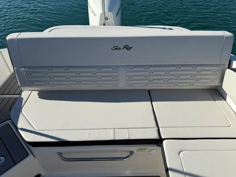 Slide: The Image of Sea Ray SPX 210 Outboard 2026 - 11