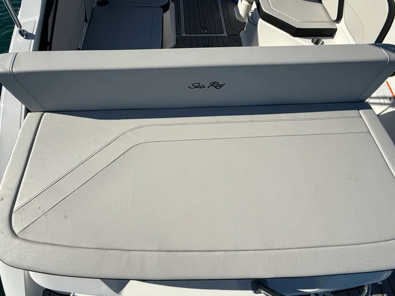 Slide: The Image of Sea Ray SPX 210 Outboard 2026 - 12