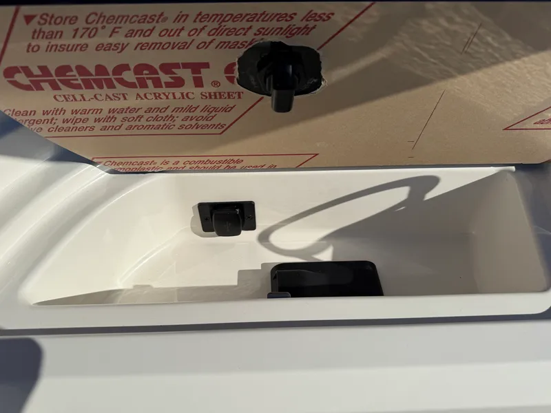 Slide: The Image of Sea Ray SPX 210 Outboard 2026 - 20