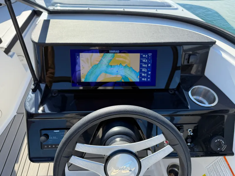 Slide: The Image of Sea Ray SPX 210 Outboard 2026 - 21