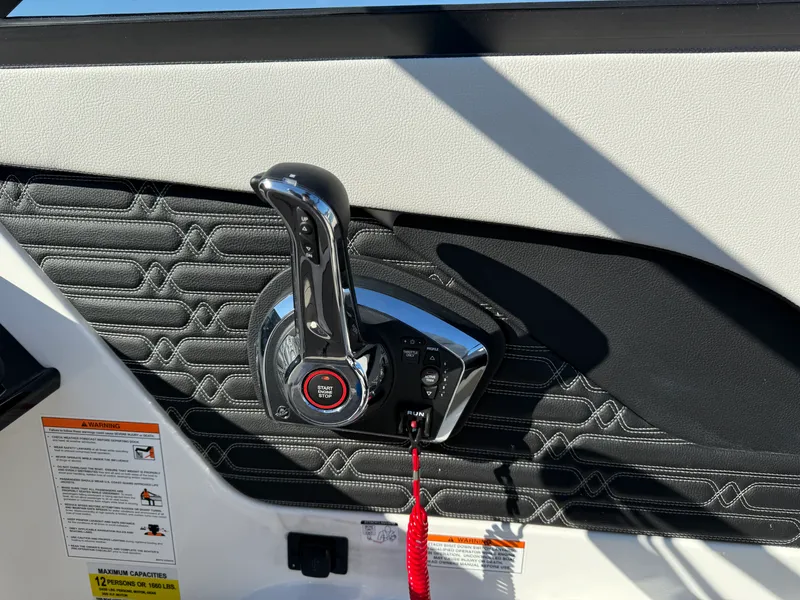 Slide: The Image of Sea Ray SPX 210 Outboard 2026 - 23