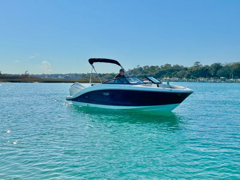 Slide: The Image of Sea Ray SPX 210 Outboard 2026 - 4