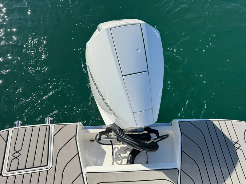 Slide: The Image of Sea Ray SPX 210 Outboard 2026 - 7