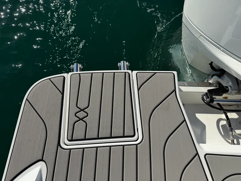 Slide: The Image of Sea Ray SPX 210 Outboard 2026 - 9