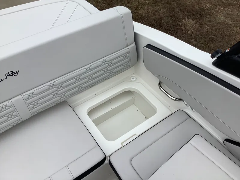 Slide: The Image of Sea Ray SPX 210 Outboard 2026 - 12