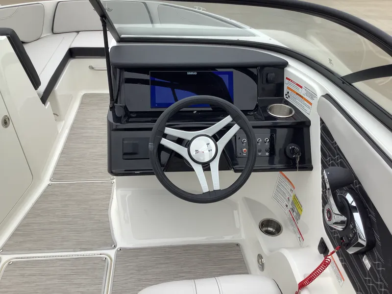 Slide: The Image of Sea Ray SPX 210 Outboard 2026 - 16