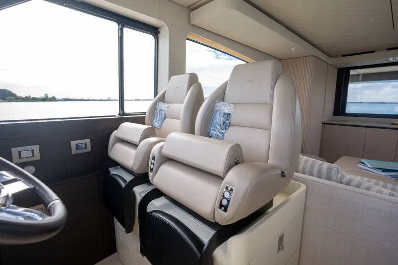 Slide: The Image of Azimut Seadeck 6 2026 - 18