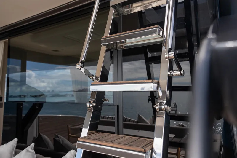 Slide: The Image of Azimut Seadeck 6 2026 - 28