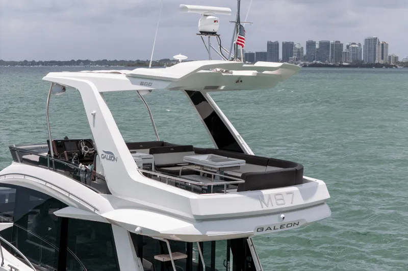 Slide: The Image of Galeon 500 Fly 2020 - 11