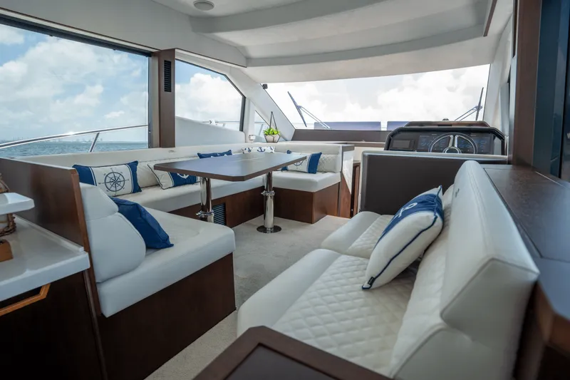Slide: The Image of Galeon 500 Fly 2020 - 21