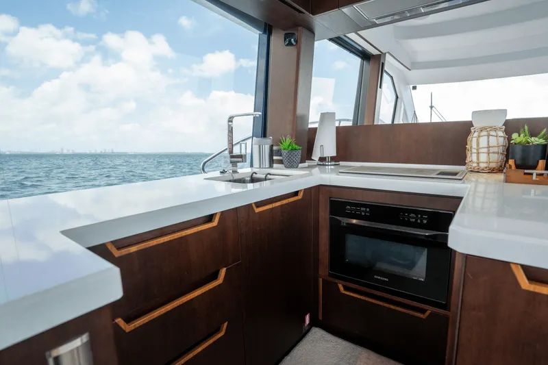 Slide: The Image of Galeon 500 Fly 2020 - 22