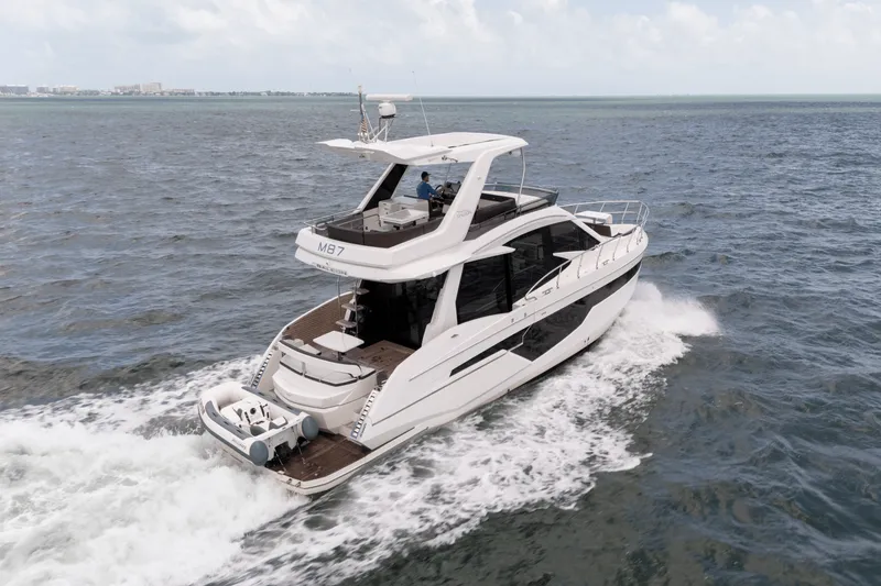 Slide: The Image of Galeon 500 Fly 2020 - 4