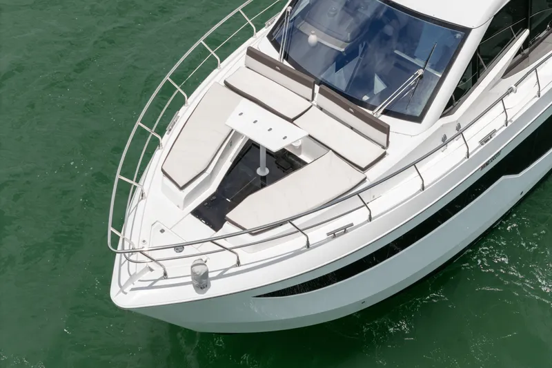 Slide: The Image of Galeon 500 Fly 2020 - 8