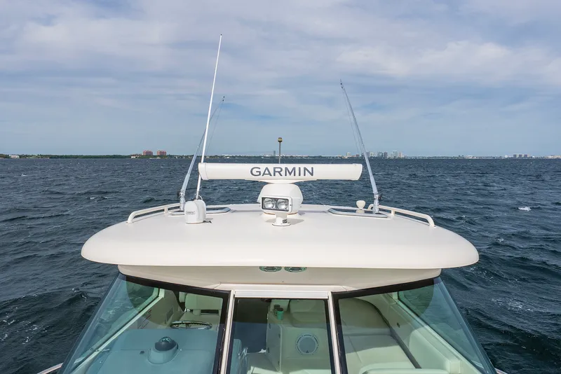 Slide: The Image of Pursuit 345 OFFSHORE 2012 - 40