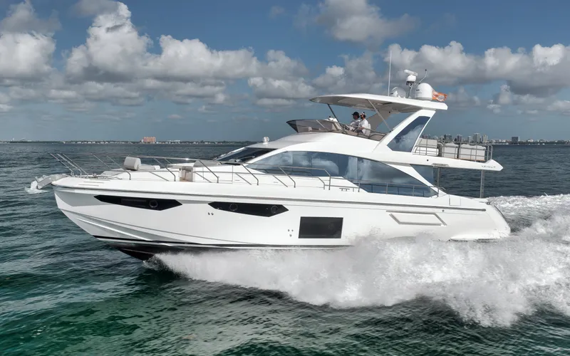 Slide: The Image of Azimut FLYBRIDGE 2022 - 10