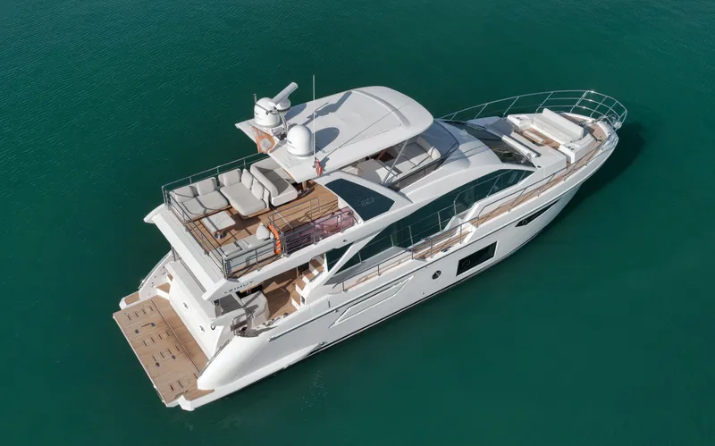 Slide: The Image of Azimut FLYBRIDGE 2022 - 19