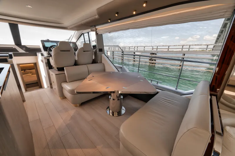 Slide: The Image of Azimut FLYBRIDGE 2022 - 44
