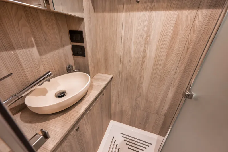 Slide: The Image of Azimut FLYBRIDGE 2022 - 57