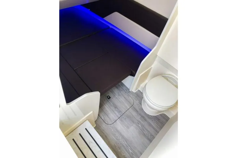 Slide: The Image of Scout 330 LXF 2026 - 10