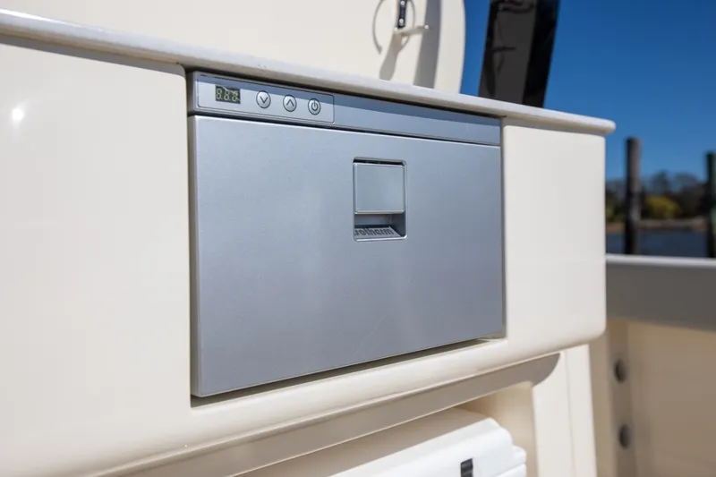 Slide: The Image of Scout 330 LXF 2026 - 61