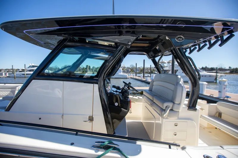 Slide: The Image of Scout 330 LXF 2026 - 63