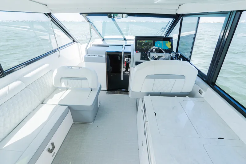 Slide: The Image of Regal 36XO 2023 - 28