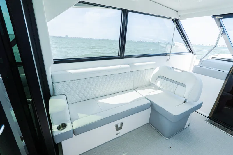 Slide: The Image of Regal 36XO 2023 - 29