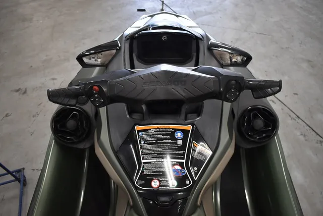 Slide: The Image of Sea-Doo GTX 2022 - 10