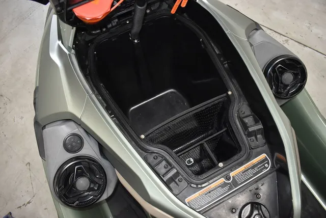 Slide: The Image of Sea-Doo GTX 2022 - 18
