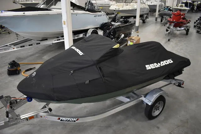 Slide: The Image of Sea-Doo GTX 2022 - 26