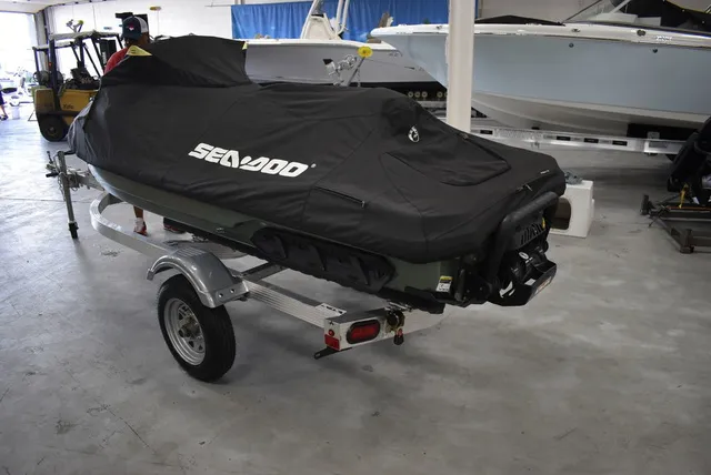 Slide: The Image of Sea-Doo GTX 2022 - 27