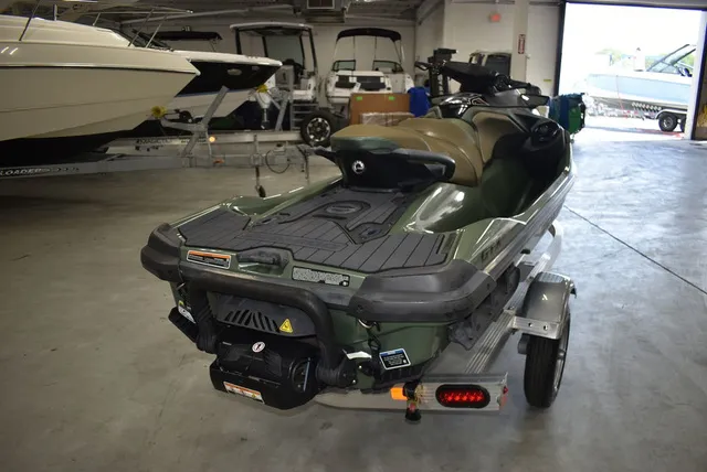 Slide: The Image of Sea-Doo GTX 2022 - 4